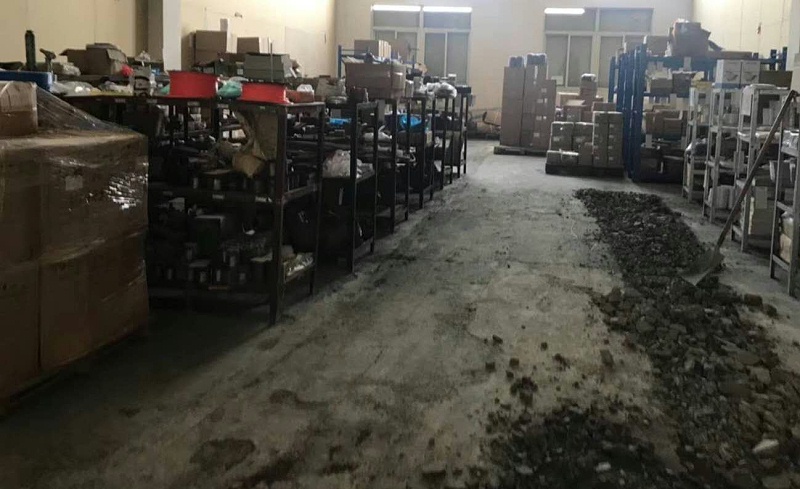 臟亂差的倉儲車間 臟亂差的倉儲車間