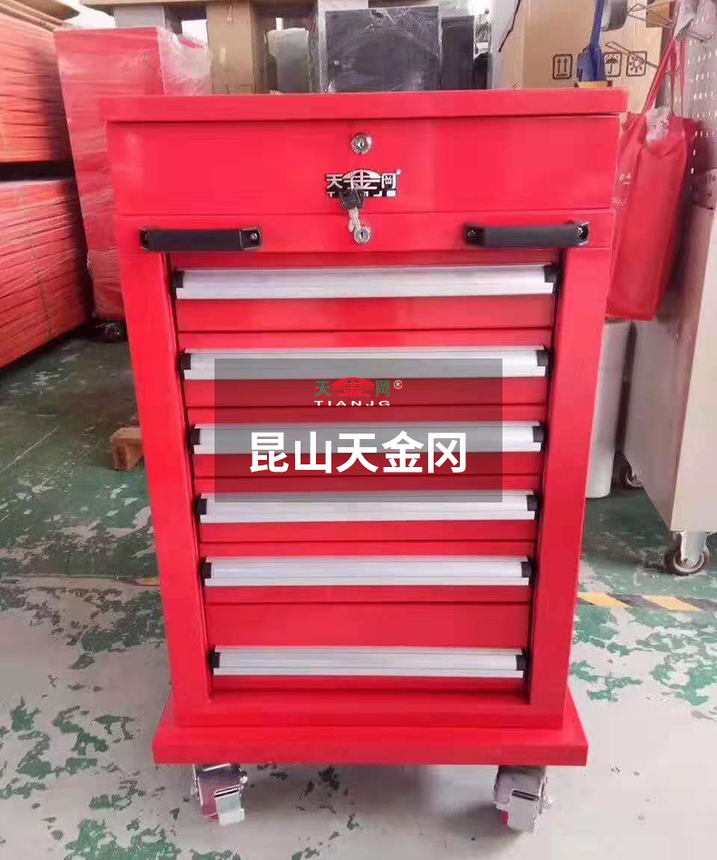 昆山天金岡年產(chǎn)17000臺鉗工工具柜,每一臺柜子的出庫都是用了心,認(rèn)了真的 昆山天金岡年產(chǎn)17000臺鉗工工具柜,每一臺柜子的出庫都是用了心,認(rèn)了真的