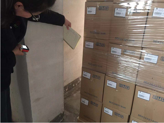 工具柜廠家天金岡周艷玲女士對工廠的每處進行計算和規劃 工具柜廠家天金岡周艷玲女士對工廠的每處進行計算和規劃