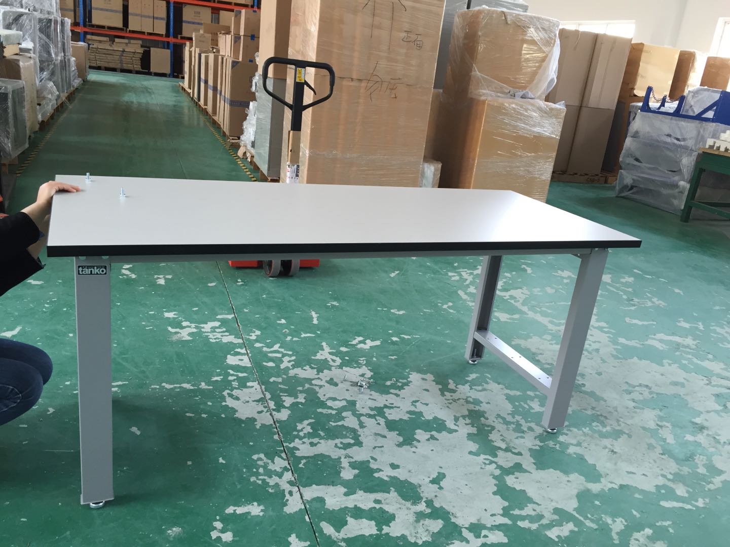 鉗工桌是用來(lái)干嘛的？【天金岡】