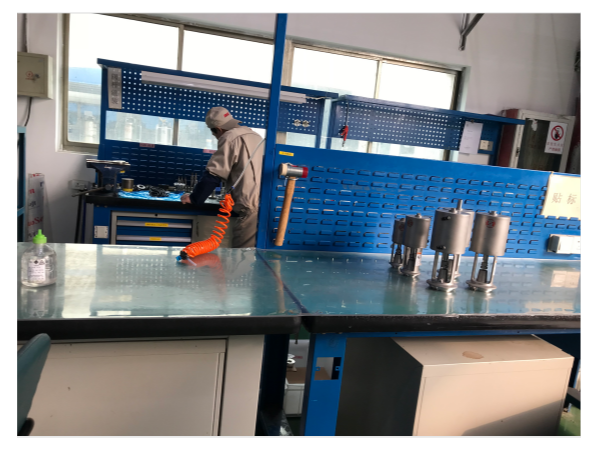 天金岡鉗工裝配桌--客戶場景 天金岡鉗工裝配桌--客戶場景