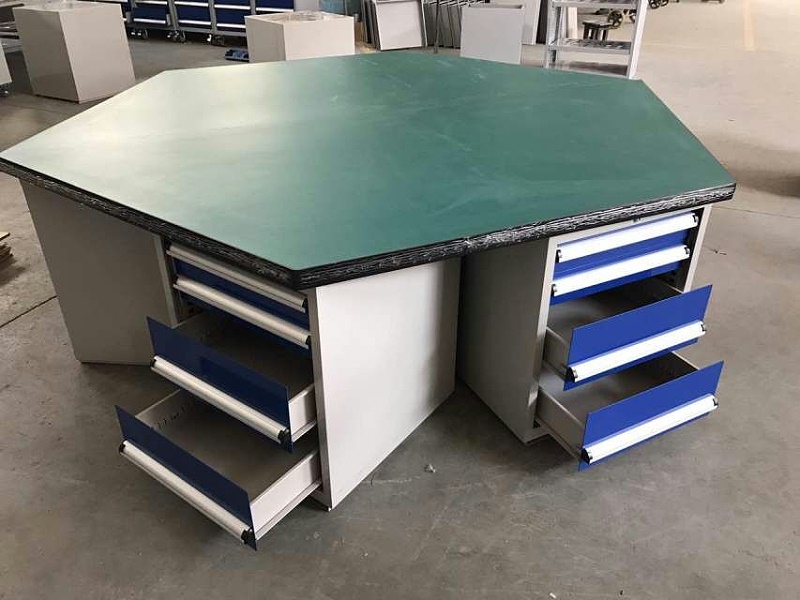 鉗工工作臺(tái)