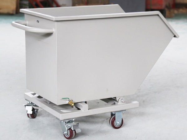 工業(yè)廢料收集難怎么辦？讓鐵屑車來(lái)幫你解決