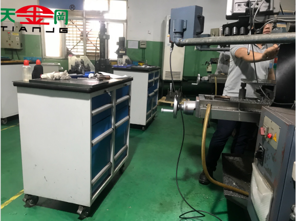 加工中心工具柜--天金岡客戶場景 加工中心工具柜--天金岡客戶場景