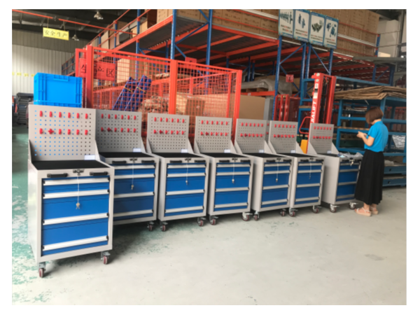 天金岡鉗工工具柜--客戶(hù)場(chǎng)景 天金岡鉗工工具柜--客戶(hù)場(chǎng)景
